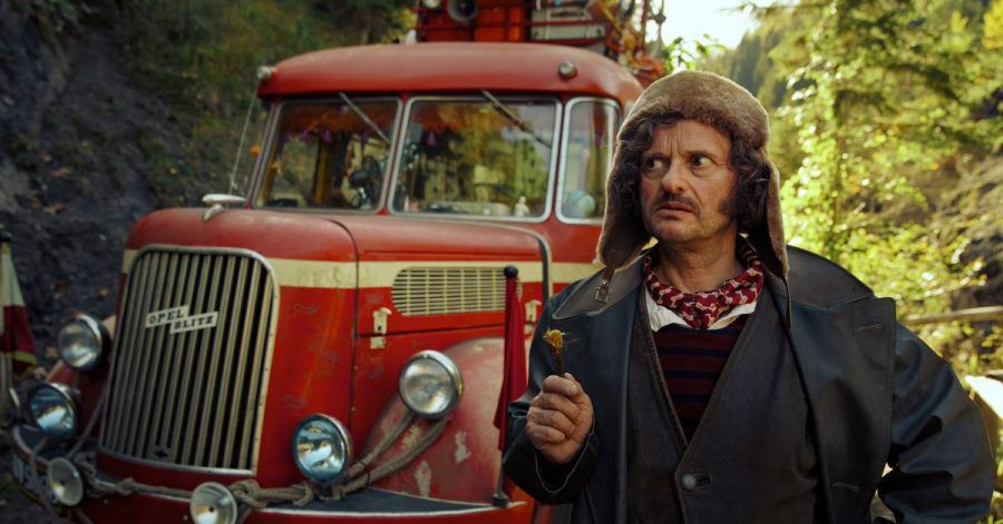 Milan Peschel als Mister Morrison in einer Szene des Films "Die Schule der magischen Tiere".