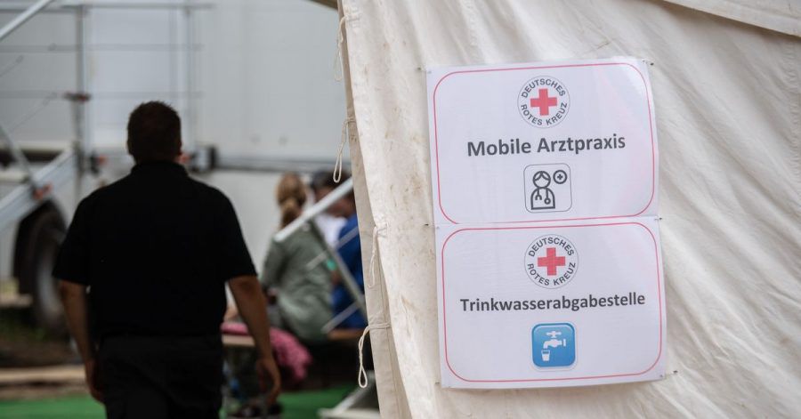 Das DRK stellte in den ersten Wochen nach dem Hochwasser an vielen Orten mobile Arztpraxen auf.