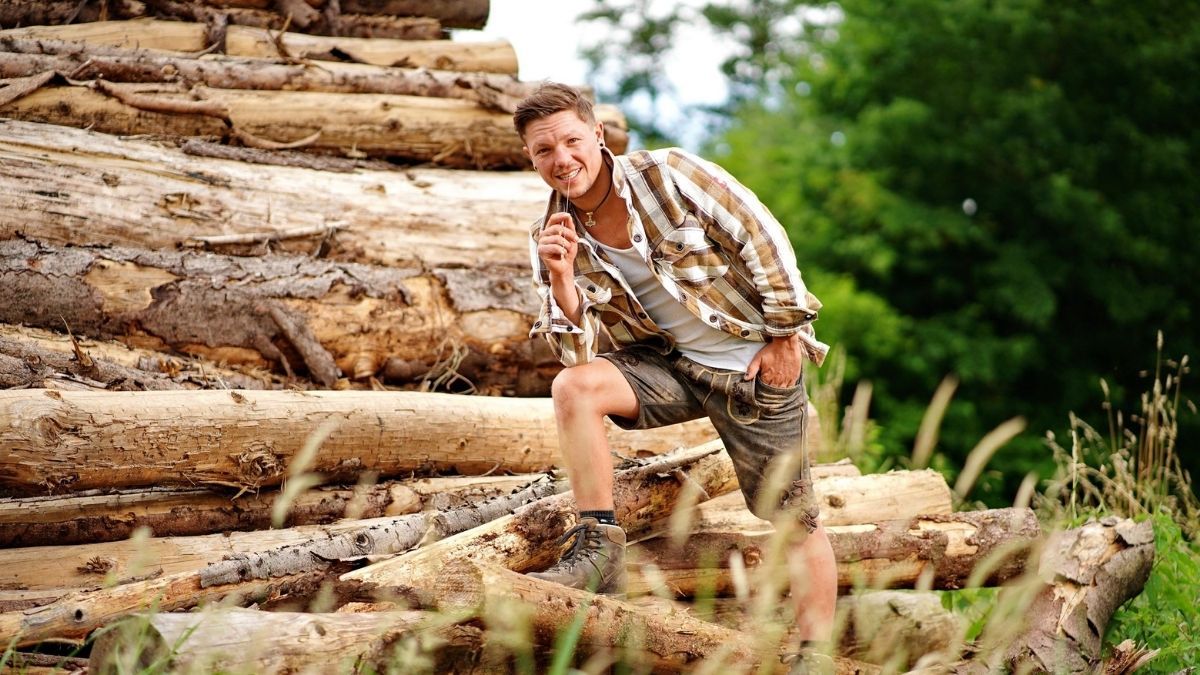 Bauer sucht Frau: Ackerbauer Peter sucht modebewusste Traumfrau