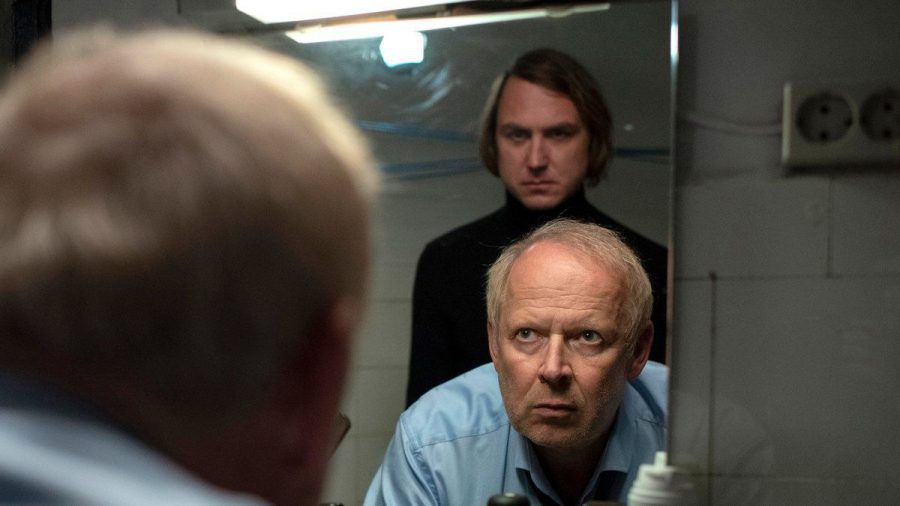 Zwischen Kai Korthals (Lars Eidinger) und Axel Milberg (Kommissar Borowski) kommt es im neuen Kiel-"Tatort" erneut zum Showdown. (dr/spot)