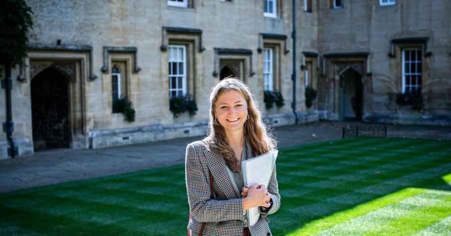 Die belgische Prinzessin Elisabeth auf dem Campus des Lincoln College an der Universität Oxford.