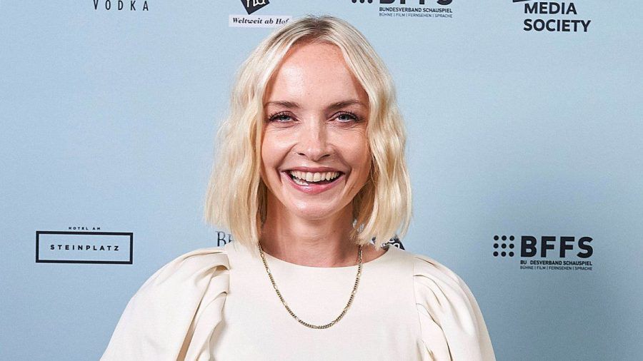 Janin Ullmann, hier auf einem Event in Berlin, rät am kommenden Samstag bei "The Masked Singer" mit. (wue/spot)