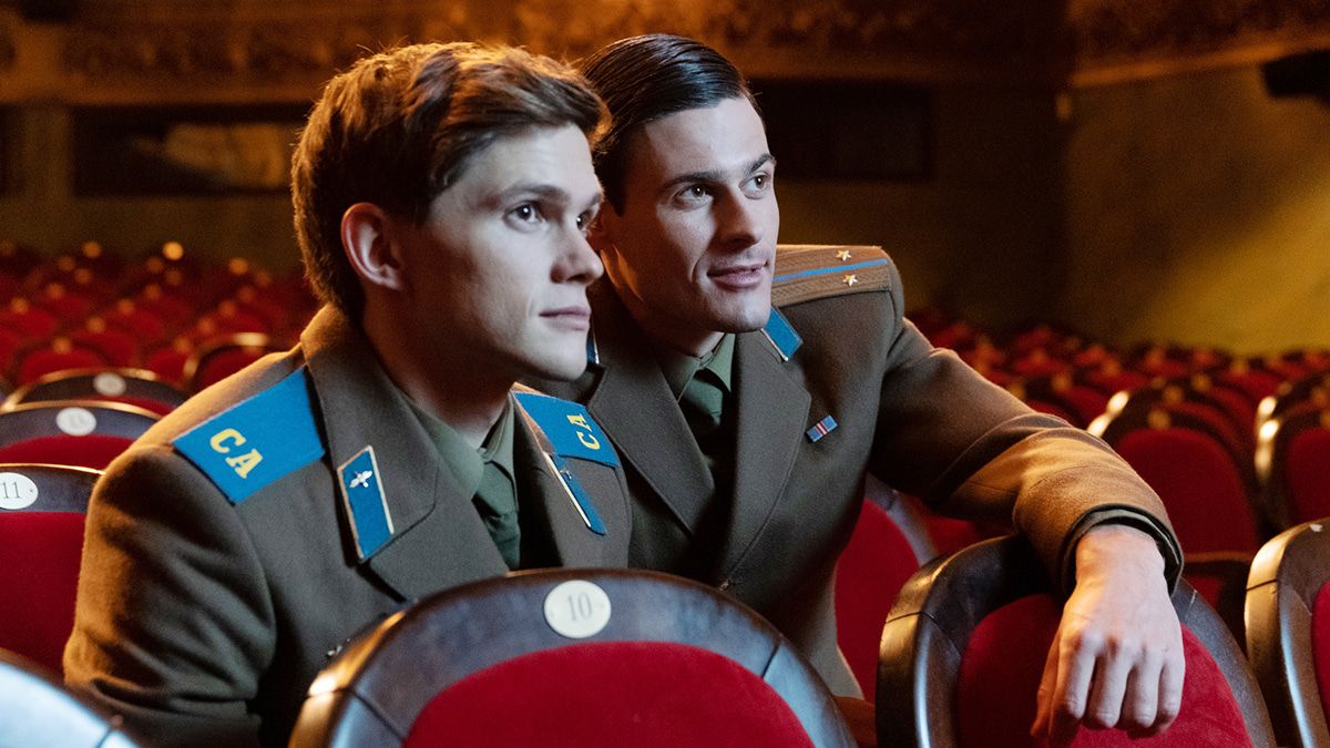 Tom Prior in "Firebird": Überwältigendes Liebesdrama in der Roten Armee