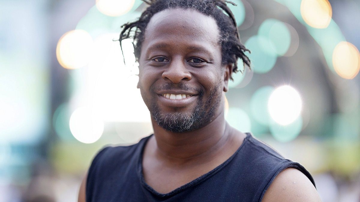 Mola Adebisi über den frühen, gefährlichen Ruhm