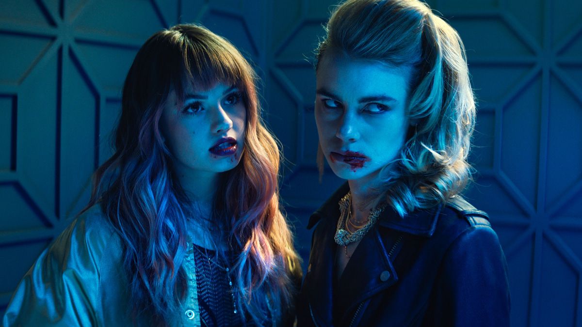 Horrorfilm „Night Teeth": Megan Fox & Co als sexy Vampirinnen