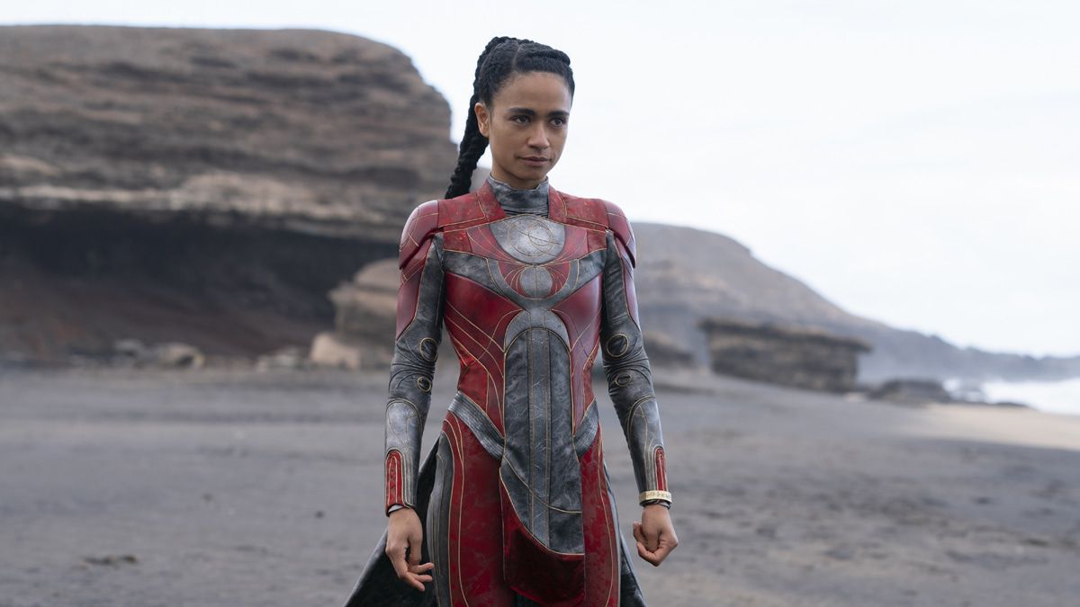 Neuer „Eternals“-Trailer mit kämpferischer Angelina Jolie