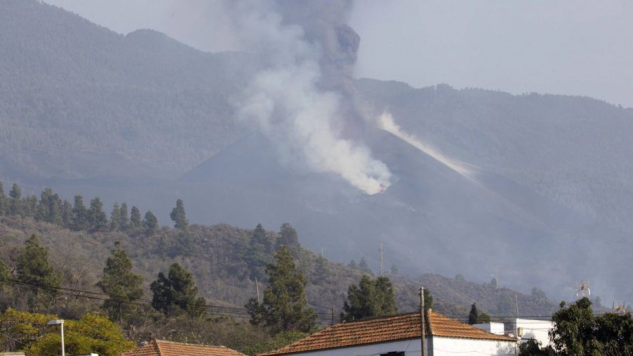 Der Vulkan auf La Palma bleibt aktiv: Kegel eingestürzt