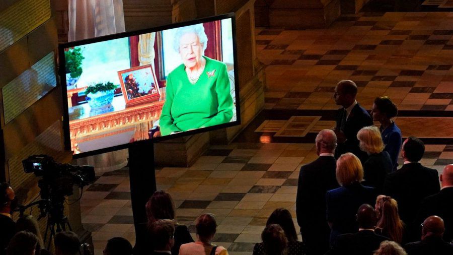 Queen Elizabeth II. wird nicht wie geplant an einem Gedenkgottesdienst teilnehmen können. Zuletzt nahm sie Termine ausschließlich digital wahr. (wue/spot)