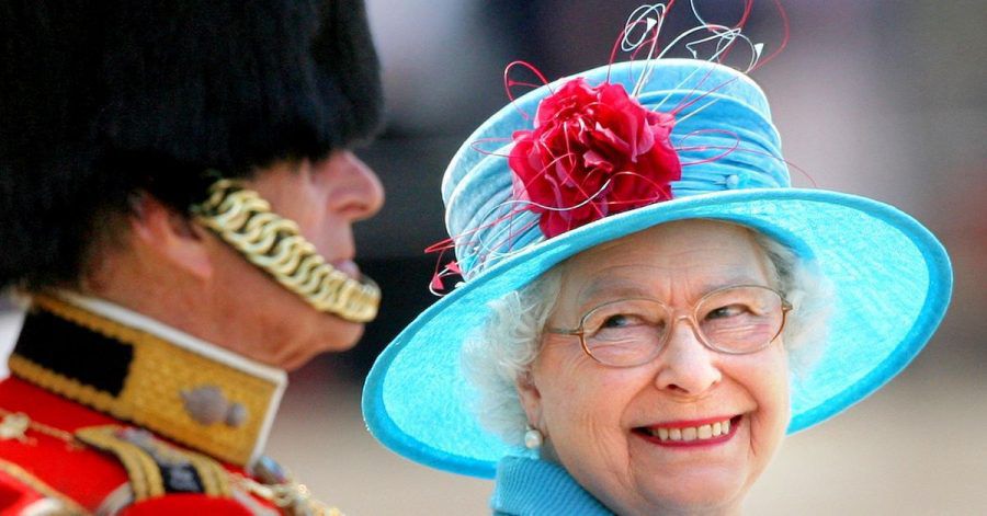 Königin Elizabeth II. und Prinz Philip auf der Horse Guards Parade im Jahr 2009.