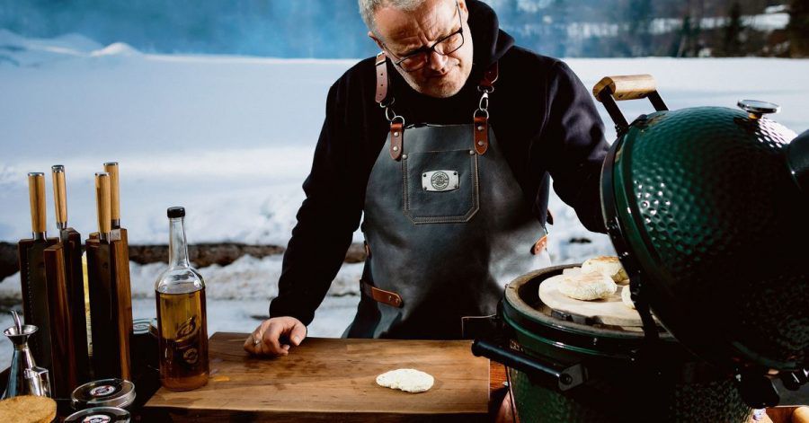 Bei Grillexperte und Kochbuchautor Tom Heinzle bleibt der Grill auch im Winter nicht kalt.