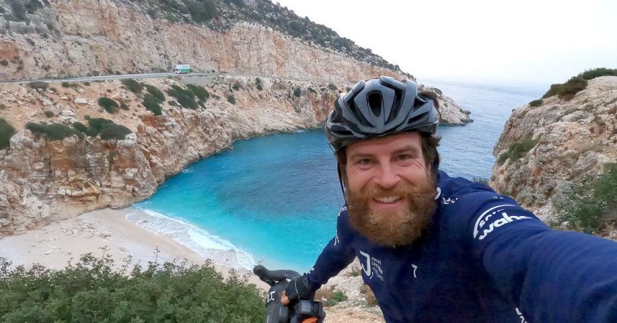 Extremsportler Jonas Deichmann hat sich vor über einem Jahr zu einem Triathlon um die Welt aufgemacht - nun ist er kurz vor dem Ziel.