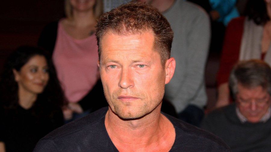 Til Schweiger liegt etwas im Magen. (smi/spot)