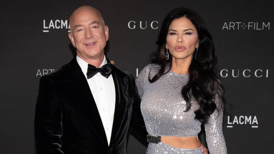 Amazon-Milliardär Jeff Bezos und Moderatorin Lauren Sánchez besuchten zusammen die LACMA Art+Film Gala in Los Angeles. (ili/spot)