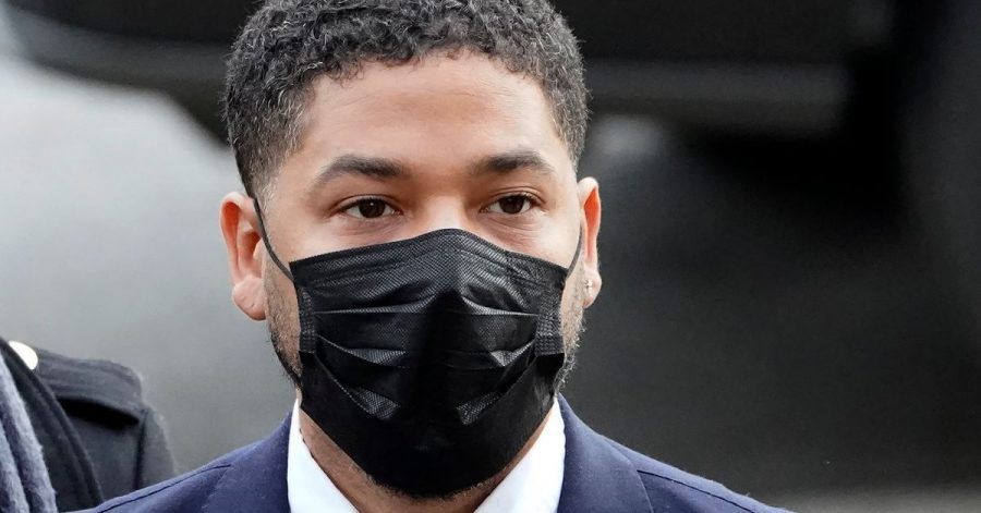 US-Schauspieler Jussie Smollett trifft bei seinen Prozess in Chicago ein. Smollett wird vorgeworfen, die Polizei belogen zu haben.