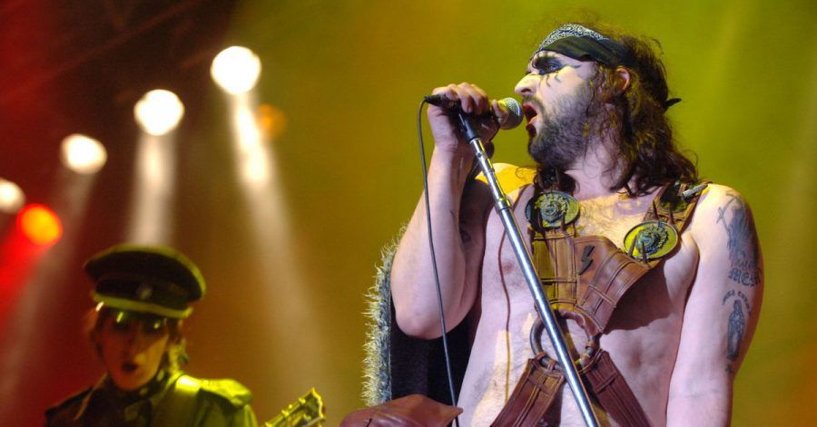 Hank von Helvete (r), damals Sänger der norwegischen Band Turbonegro, beim Musik-Festival "Rock am Ring" im Jahr 2006.