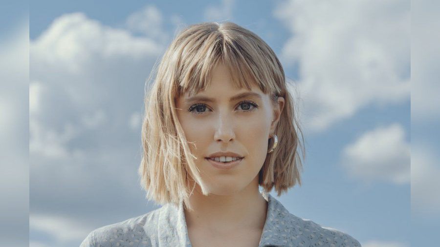 Sängerin LEA bringt mit "Fluss" ihr viertes Album auf den Markt. (amw/spot)