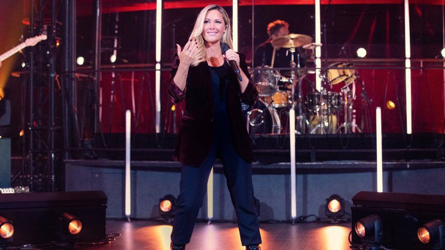 Helene Fischer auf der "Ein Abend im Rausch"-Bühne. (jom/spot)