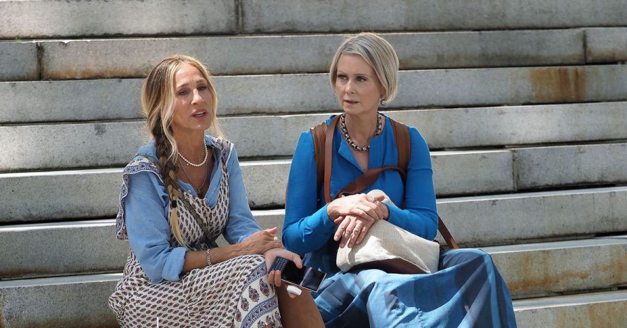 Sarah Jessica Parker (l) und Cynthia Nixon bei den Dreharbeiten zu «And Just Like That...», der Nachfolgeserie «Sex and the City».