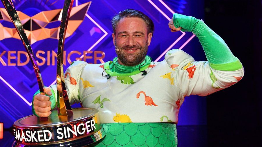 Als Dino konnte Sasha die vierte Staffel von "The Masked Singer" gewinnen. (wue/spot)