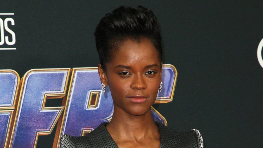 Letitia Wright erholt sich in London von ihrem Set-Unfall. (wag/spot)