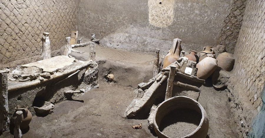 Archäologen haben bei Ausgrabungen in der versunkenen Stadt Pompeji ein gut erhaltenes Sklavenzimmer entdeckt.