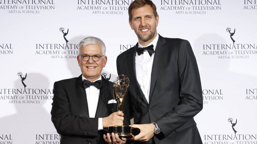 Dr. Thomas Bellut (l.) und Dirk Nowitzki in New York City. (mia/spot)