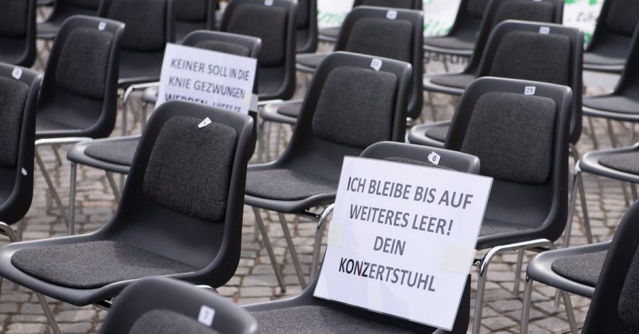 Das Robert Koch-Institut (RKI) fordert die Rückkehr zu massiven Einschränkungen in Deutschland.