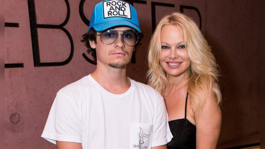 Pamela Anderson und ihr Sohnemann Dylan Jagger Lee. (jom/spot)