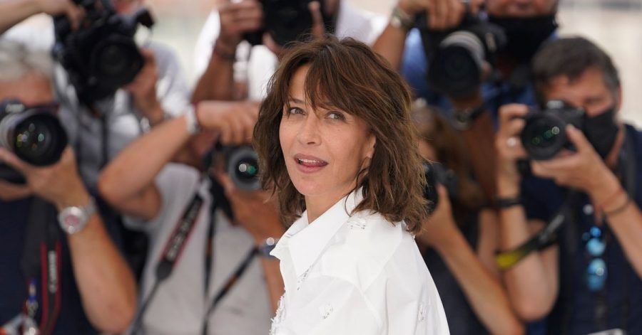 Sophie Marceau im Blitzlichtgewitter bei den 74. Internationalen Filmfestspielen in Cannes. Heute wird sie 55.