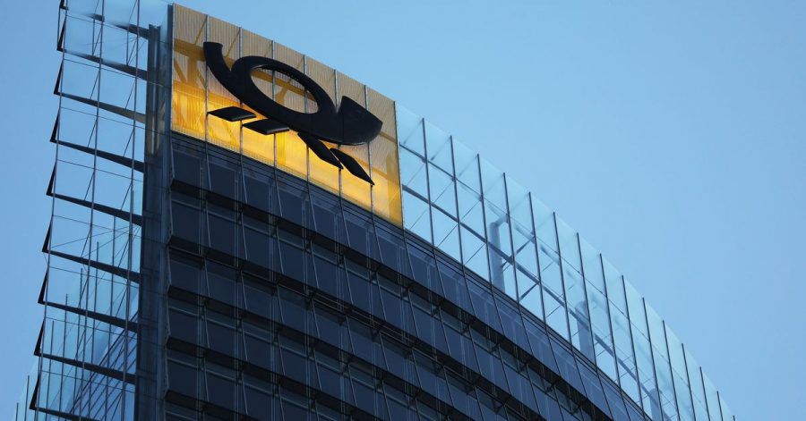 Die Deutsche Post will ihre Preise für Briefsendungen erhöhen. Für einen Standardbrief sollen künftig 85 Cent fällig werden.