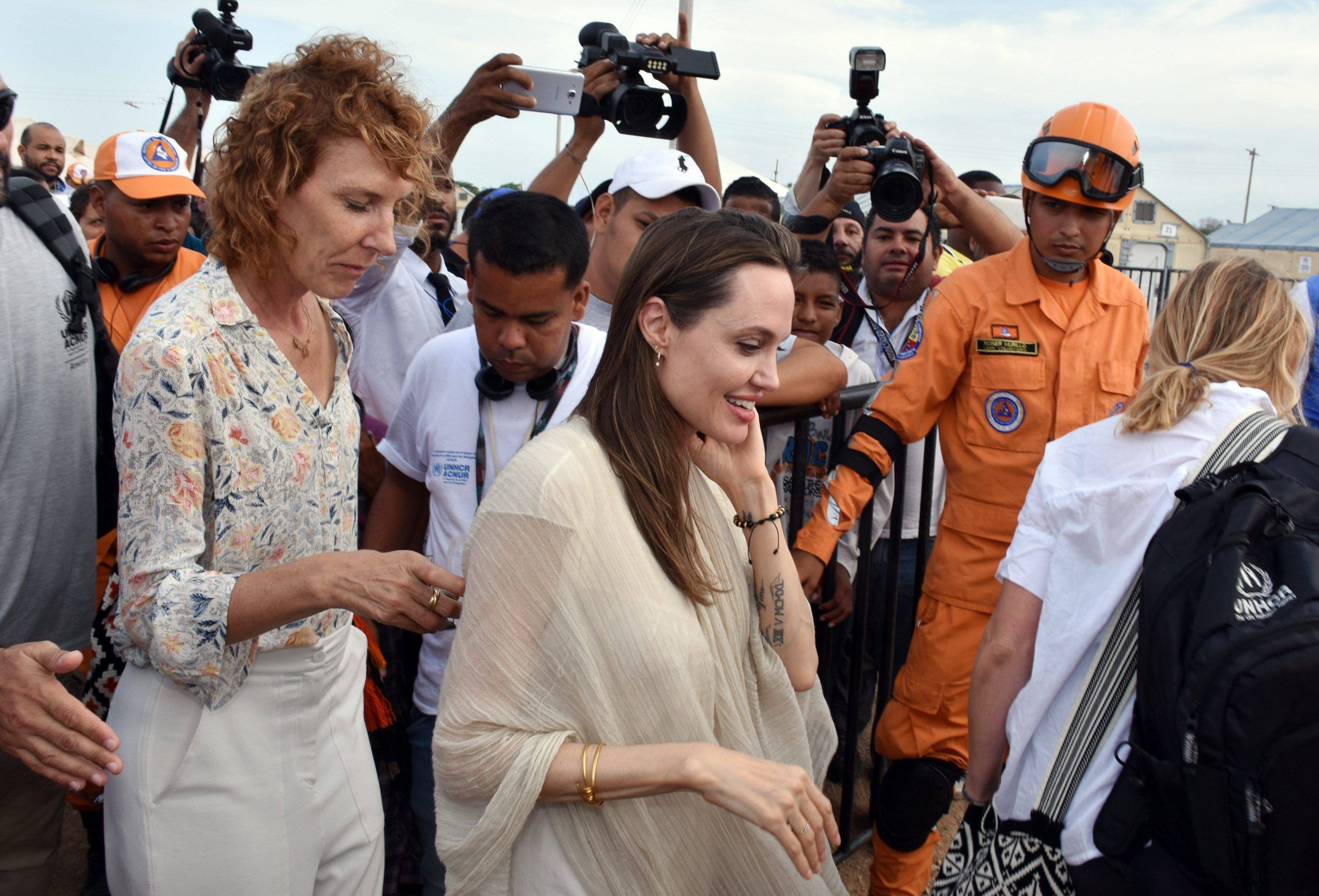 Brad vs Angelina: Sie missbraucht die Kinder!
