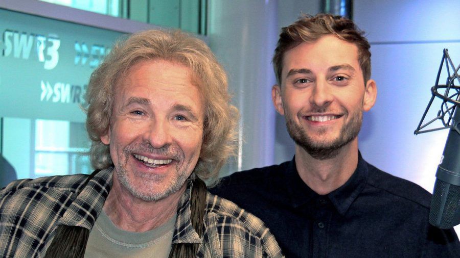 Thomas Gottschalk (l.) und Constantin Zöller im Hörfunkstudio von SWR3. (wag/spot)