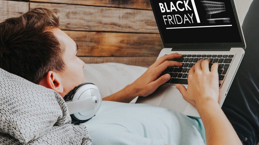 Die überwiegende Mehrheit der Schnäppchenjäger geht am Black Friday online auf die Pirsch. (elm/spot)