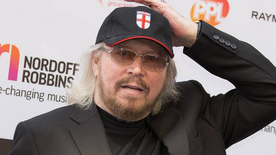 Was für eine Ehre! Barry Gibb von den Bee Gees wird plattgemacht