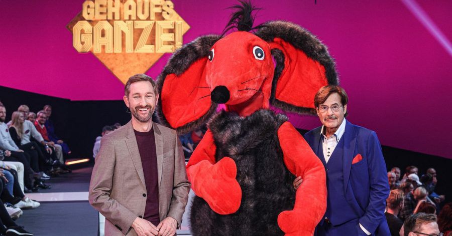 Daniel Boschmann (l-r), Zonk und Jörg Draeger in der 1. Staffel der Neuauflage der Kultshow "Geh aufs Ganze!".