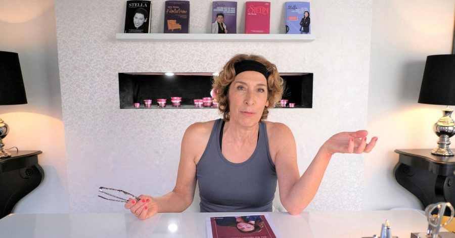 Stella Martin (Adele Neuhauser) ist Kult in der Beauty-Branche.