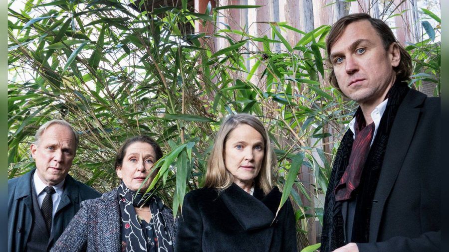 Felix Murot (Ulrich Tukur), Magda Wächter (Barbara Philipp), Inga Muthesius (Karoline Eichhorn) und Paul Muthesius (Lars Eidinger) im "Tatort: Murot und das Prinzip Hoffnung". (dr/spot)