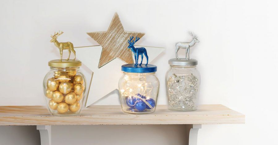 Gläser bieten sich auch als Kalendertürchen an. Sind die täglichen Goodies raus, müssen sie nicht leer rumstehen, sondern können etwa mit Lichterketten dekoriert werden.