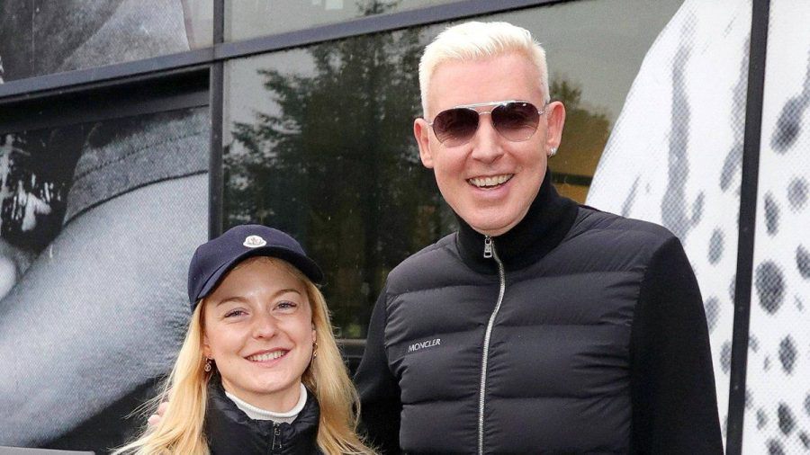 Sie haben sich "bereits im Juli freundschaftlich getrennt": Scooter-Frontmann H.P. Baxxter und Lysann Geller - hier bei einem Oldtimer-Event im September 2021. (ili/spot)