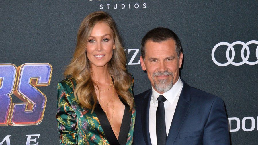 Josh Brolin mit seiner Ehefrau Kathryn Boyd auf dem roten Teppich. (wue/spot)