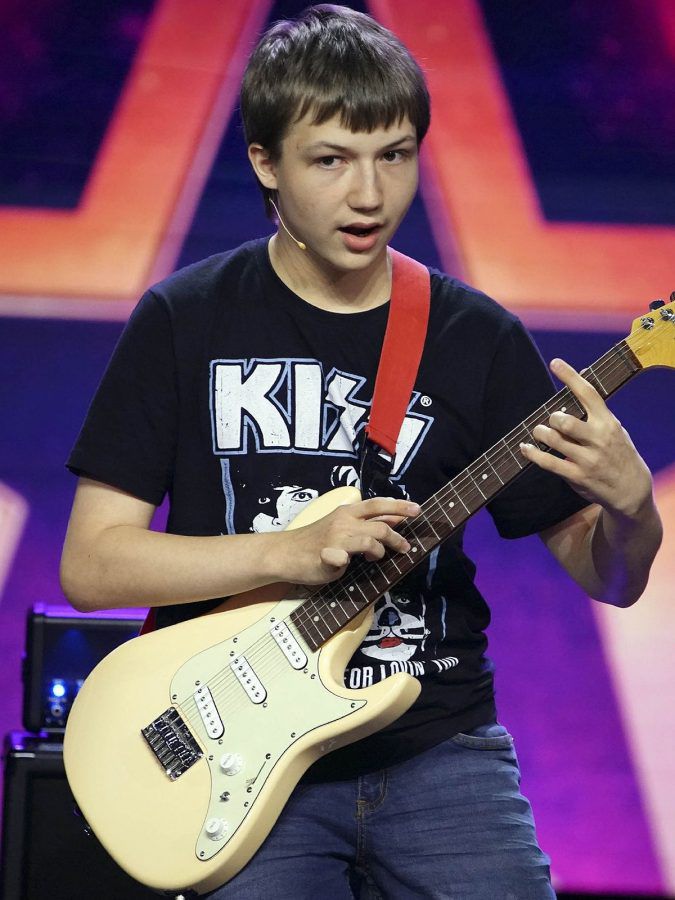 Wunderkind Dustin Thompson: Hier rockt er als Neunjähriger an der E-Gitarre