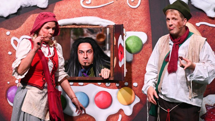 Mirja Boes als Gretel, Bülent Ceylan als Hexe und Oliver Pocher als Hänsel. (smi/spot)