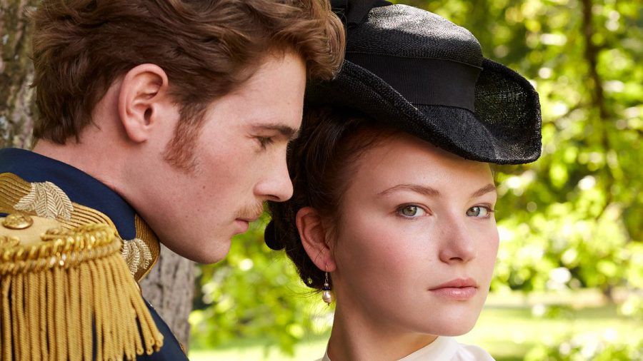 Devrim Lingnau und Philip Froissant in "The Empress". (hub/spot)