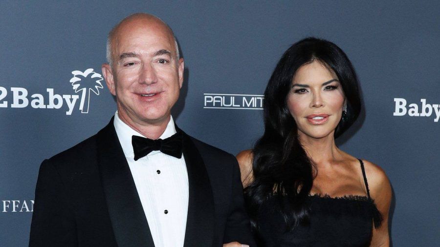 Jeff Bezos und Lauren Sanchez bei der "Baby 2 Baby"-Wohltätigkeitsgala am Wochenende in Los Angeles. (ili/spot)