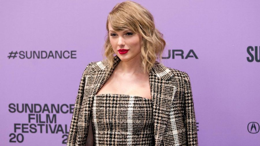 Die Welt rätselt: Wo ist Taylor Swifts Schal?