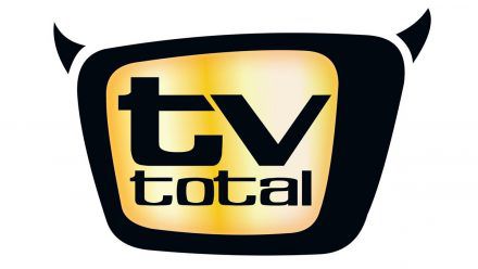 „TV total“ ist böser als je zuvor zurück: Großartige Reaktionen!