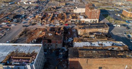 Die Innenstadt von Mayfield im US-Bundesstaat Kentucky liegt in Trümmern, nachdem ein monströster Tornado durch die Region gezogen ist.
