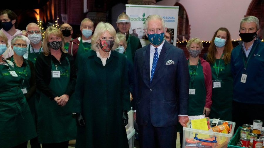 Prinz Charles und Herzogin Camilla bei der Londoner Tafel. (ili/spot)