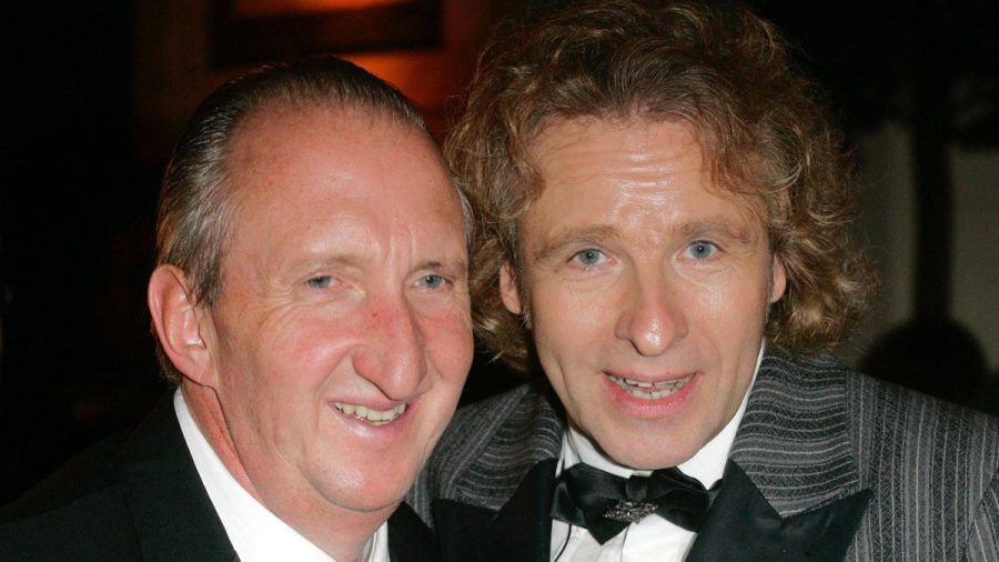 Mike Krüger (l.) und Thomas Gottschalk auf einer Gala 2006. (jom/spot)