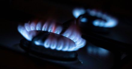 Die Energieversorger gas.de und Grünwelt stellen die Gaslieferungen ein. Verbraucherschützer raten Kunden, Einzugsermächtigungen und Daueraufträge zu kündigen.